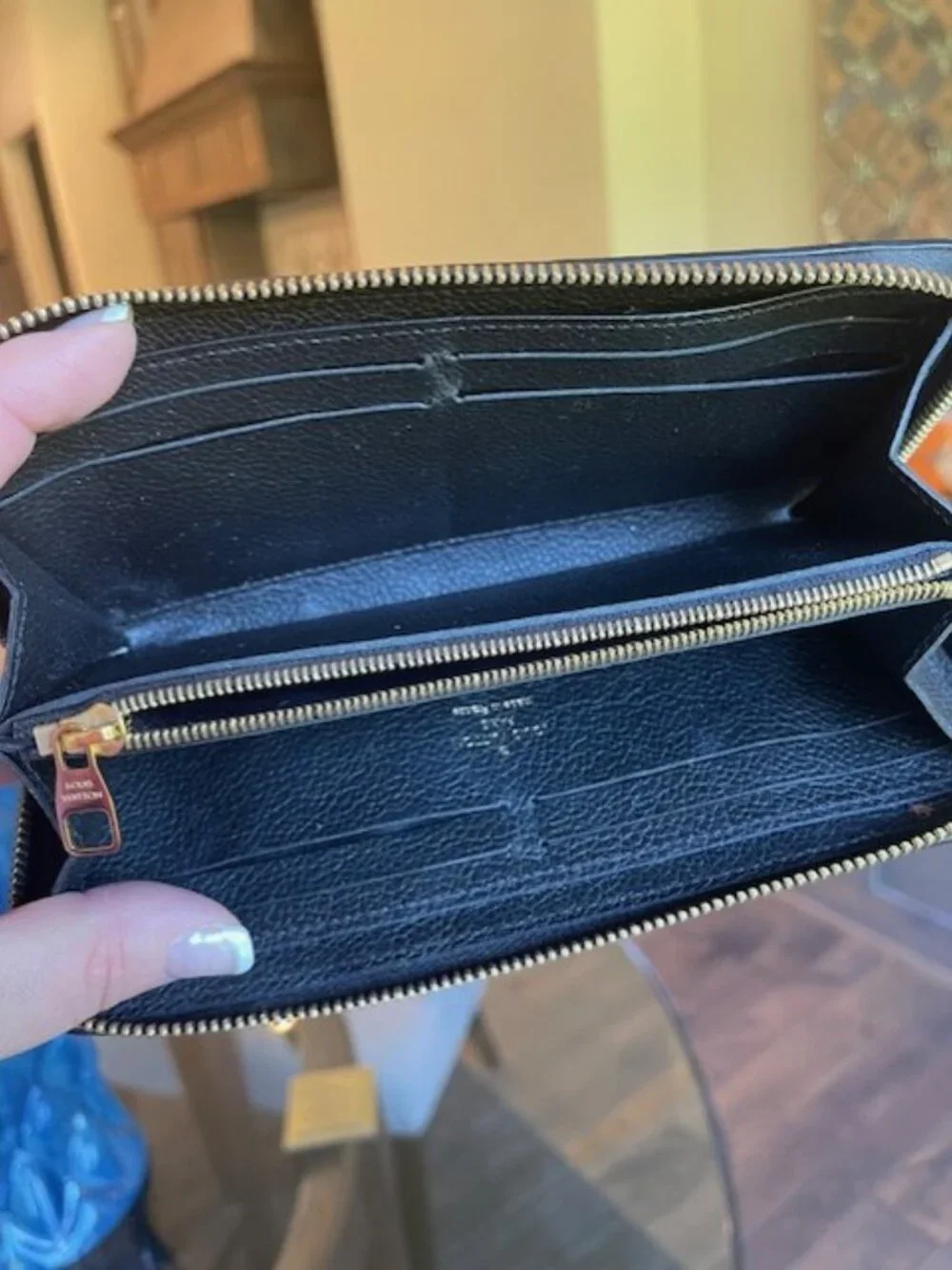 Louis Vuitton Zippy wallet Black